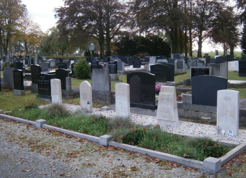 Uithuizermeeden oorlogsgraven