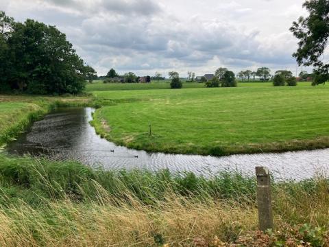 Sauwerd Onstaborg met slotgracht